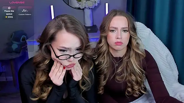 YaraKroft  online show from November 29, 5:39 pm