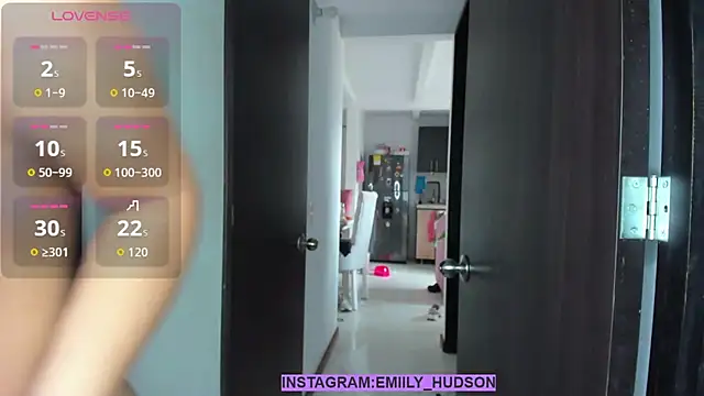 emily huddson  online show from October 3, 5:51 pm