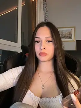 EricaWalls online show from March 16, 7:07 pm