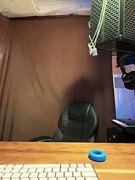 PeytonJohnn online show from February 11, 11:39 pm