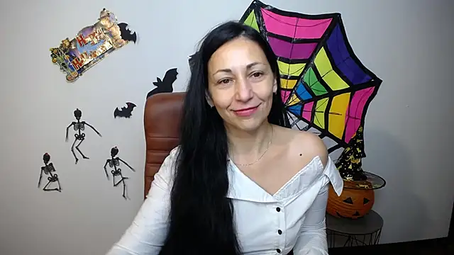 LiluGrants online show from October 24, 6:15 pm