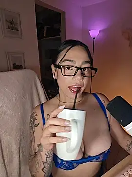 helena smith online show from June 10, 4:33 am