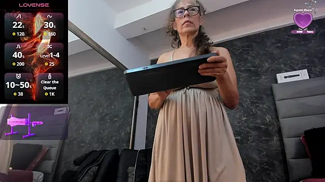 Snapshot of Bella_Evans_ chatting on September 19, 11:04 pm Bella Evans online show from September 19, 11:04 pm