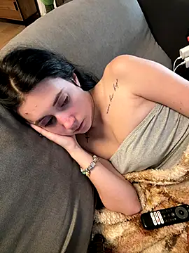 Lena Lang online show from November 21, 7:05 pm