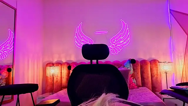  scarletmoore online show from October 11, 12:19 pm