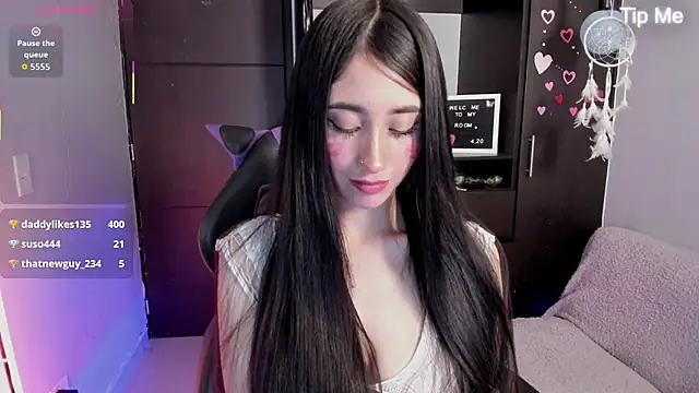 Emilytafur online show from October 28, 10:58 pm