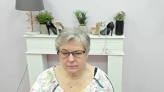 IrisDream online show from February 9, 7:10 am