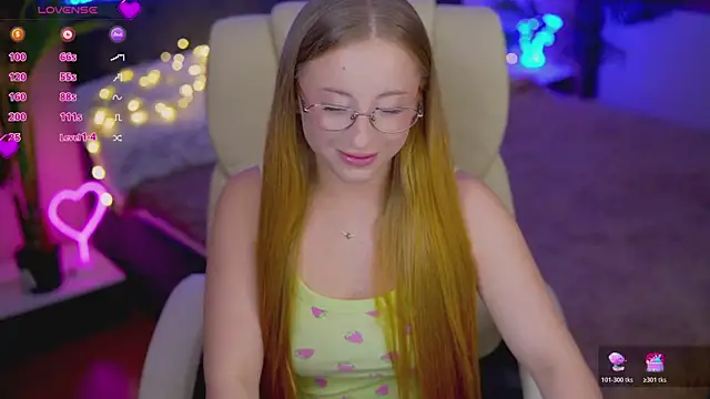 SilverrMoon online show from October 20, 7:39 pm