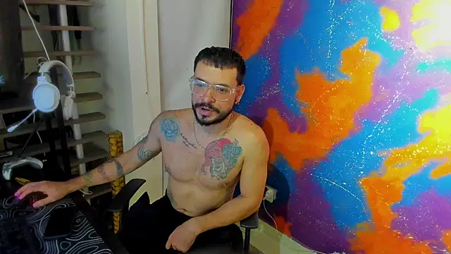 Snapshot of leondevereda chatting on September 20, 12:54 am leondevereda online show from September 20, 12:54 am