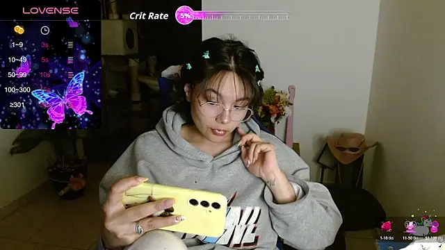 TRIXIE TANG28 online show from March 3, 1:33 am