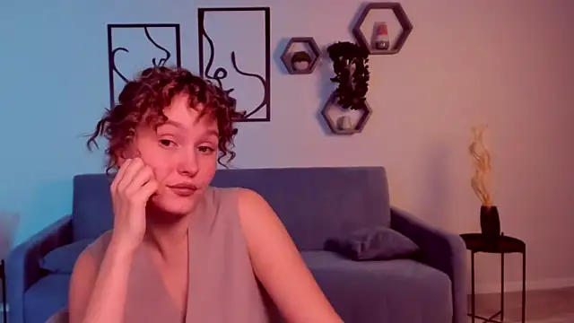 BritnieCute online show from February 12, 7:32 am