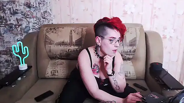 Miya Wey  online show from October 16, 5:59 pm