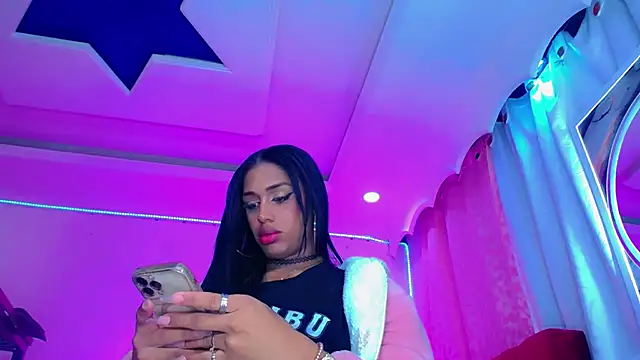 NahomiCamper online show from July 5, 4:51 am
