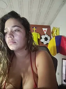 LaurenWelly  online show from July 1, 11:53 am