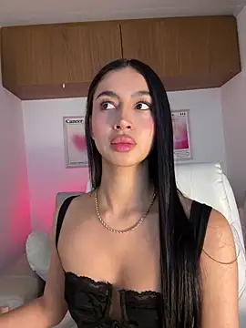 maddy bronw  online show from November 11, 12:17 am