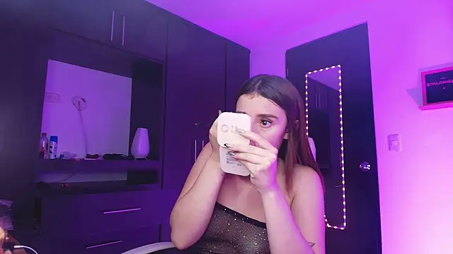 TinaJonnes  online show from February 26, 7:40 am