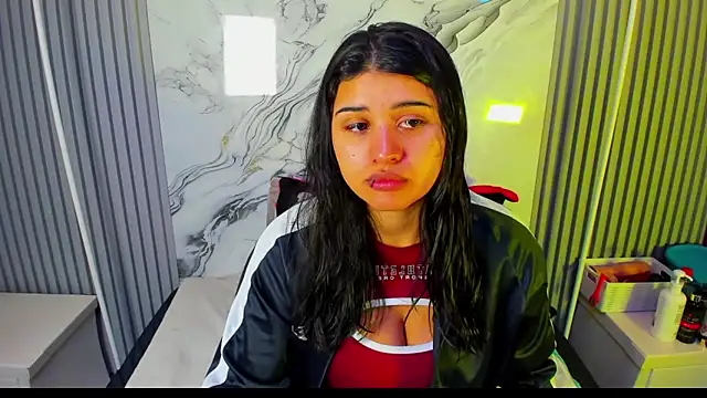 venusowen  online show from March 9, 1:25 pm