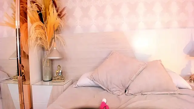 IvannaAnggel online show from October 24, 1:18 pm