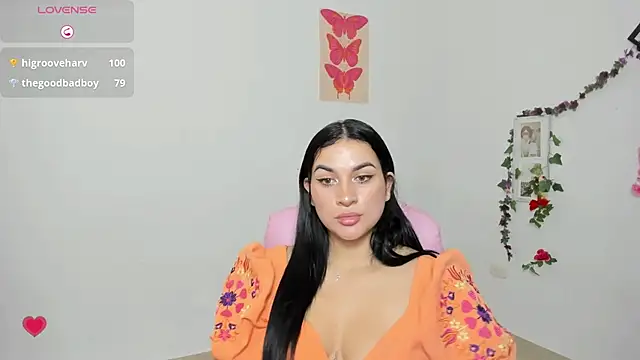 Emic  online show from November 6, 3:51 pm