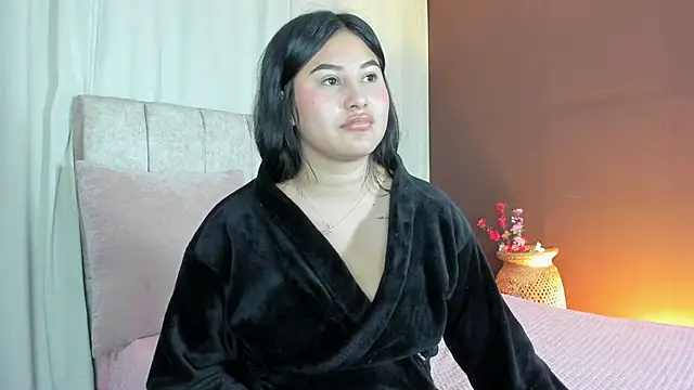 Snapshot of Little_Ivy chatting on October 13, 4:09 pm Little Ivy online show from October 13, 4:09 pm