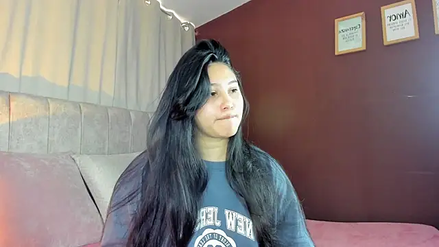 Snapshot of Little_Ivy chatting on September 15, 7:10 pm Little Ivy online show from September 15, 7:10 pm