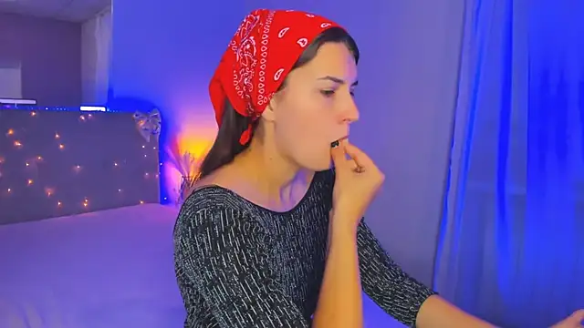 Laura Leee online show from July 20, 5:43 am