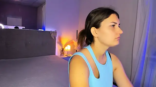 Laura Leee online show from July 5, 5:02 am