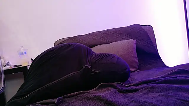 Midnightrose11 online show from October 18, 8:28 am