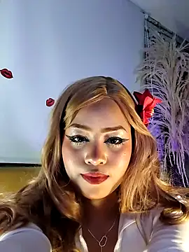 Estrella05  online show from March 18, 5:45 am