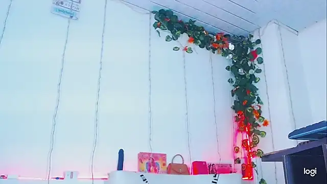 deboraath online show from February 1, 4:44 am