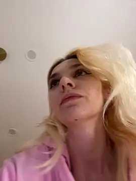 LoveLuna  online show from July 15, 9:52 pm