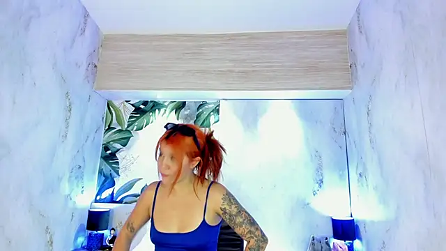 MelaniieRoux online show from May 5, 7:50 pm