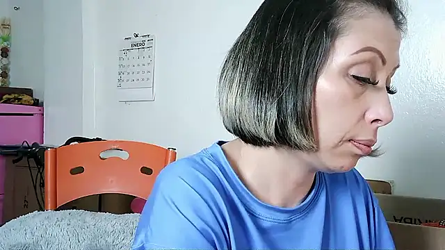 alixia81 online show from January 15, 10:38 pm