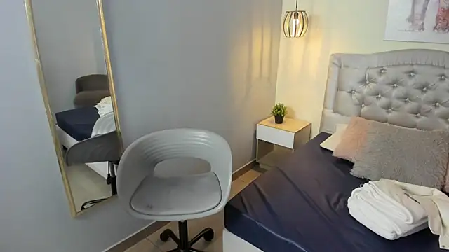 escarleth   online show from June 16, 2:18 pm