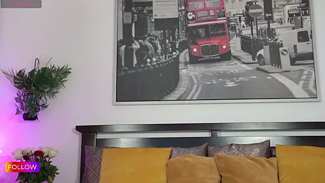 Sarah-Hart online show from November 5, 1:27 pm