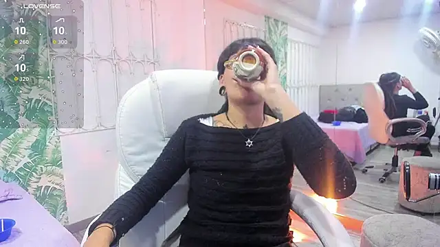  sharlotte777 online show from November 18, 3:24 pm