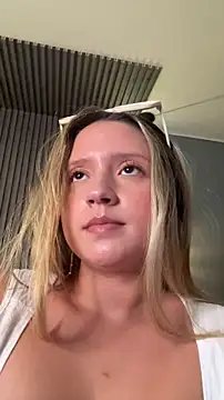 MiaPetit  online show from December 18, 9:08 pm