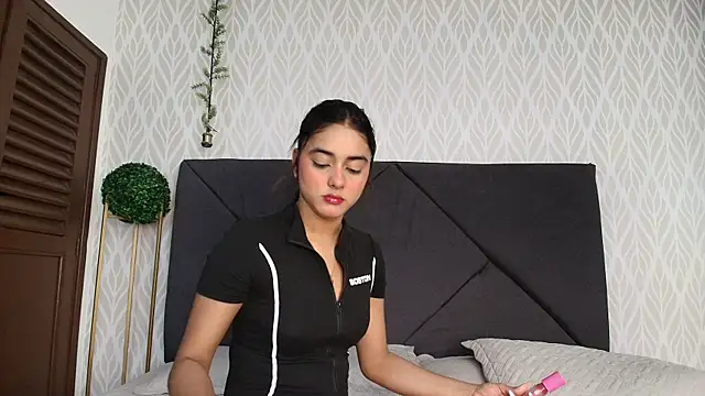 Snapshot of natalia_aguirre1 chatting on September 16, 12:13 pm natalia aguirre1 online show from September 16, 12:13 pm