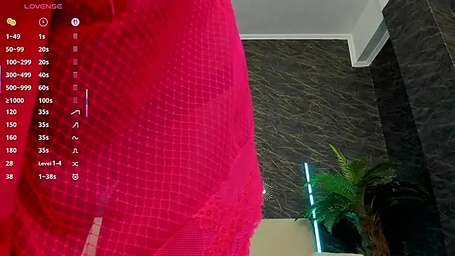 Maya Lisa online show from October 4, 6:45 pm