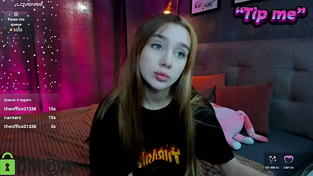 Snapshot of Lesi_Moonie01 chatting on October 18, 9:45 am Lesi Moonie01 online show from October 18, 9:45 am