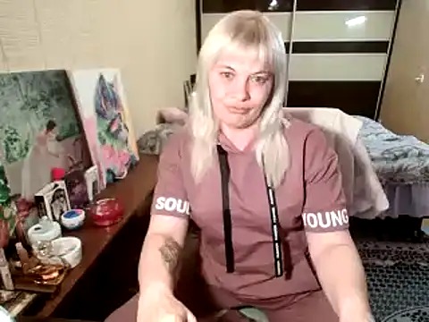 Lia Laguna77 online show from July 28, 6:20 pm