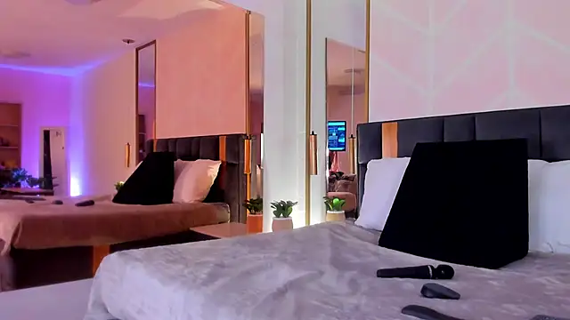 GabyPetit online show from November 21, 8:44 pm