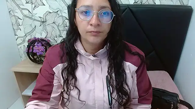sarax ximena online show from August 1, 6:59 am
