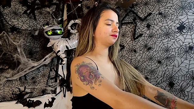 Snapshot of julietta___jackson chatting on October 20, 9:51 pm julietta jackson online show from October 20, 9:51 pm