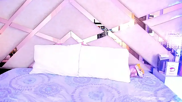 sophie pariss online show from October 9, 3:43 am