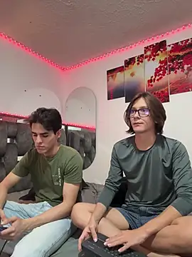 Alex and Fabian online show from March 1, 4:56 am