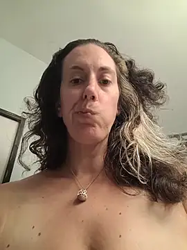 BonfireBonnie online show from July 7, 1:36 pm