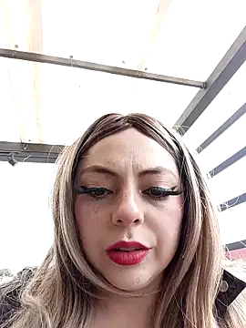 madelaine- online show from December 17, 6:45 pm