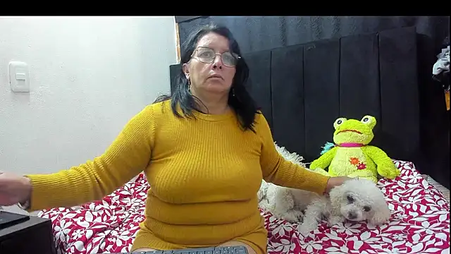 Evaaross 2345 online show from February 1, 2:43 am