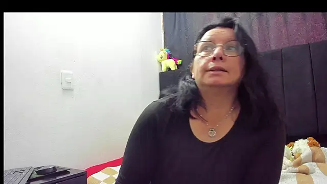 Evaaross 2345 online show from November 28, 2:31 pm